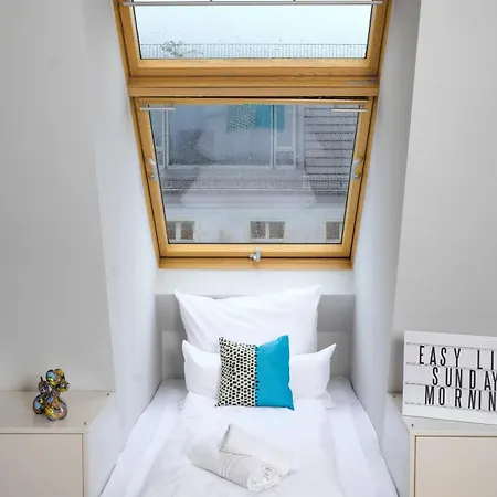 Roof&chill Loft I Overthetop 2-level I 170m2 I 2 Baeder I Bachelor I Familien I Gruppen I Events 公寓 *