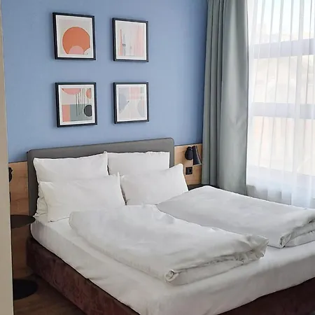 Garner - Schoeneberg By Ihg Hotel