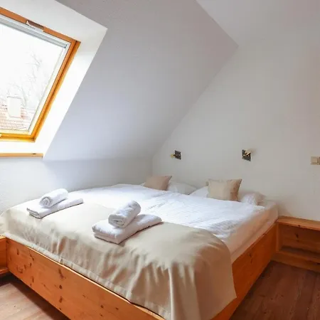 Mozart Apartament *