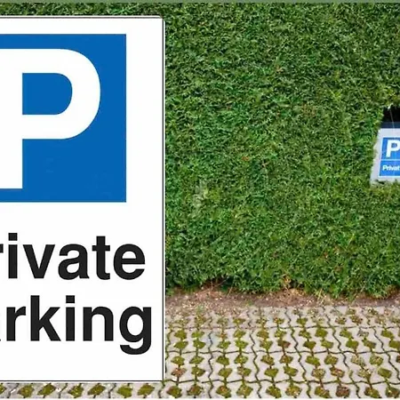 Apartamento Stylish In Neukoelln Kiez Privat Parkplatz Berlín