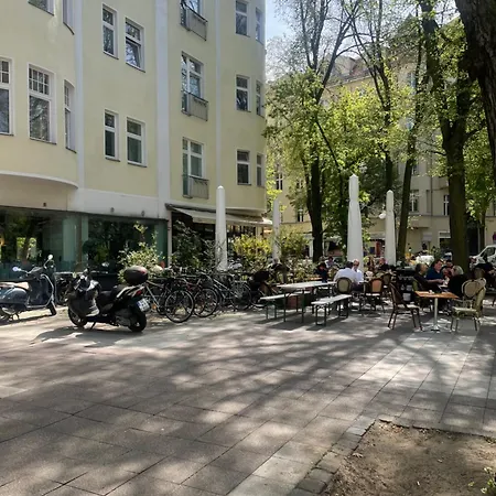 Kurfuerstendamm Quiet 1,5 Near Ludwig Kirch Platz アパート ベルリン