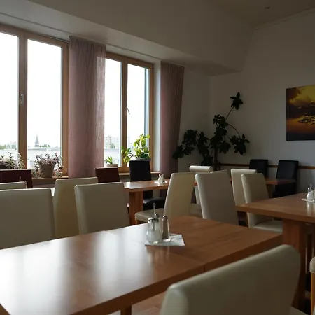 Szálloda Ambert 3*