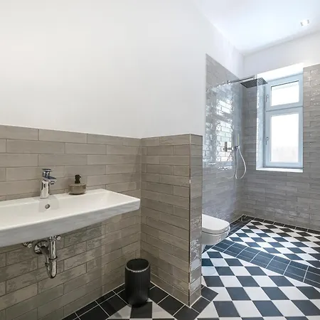 The Bornholmer - Stylish 2 Bedroom One Living Up To 8 Ppl Berlin