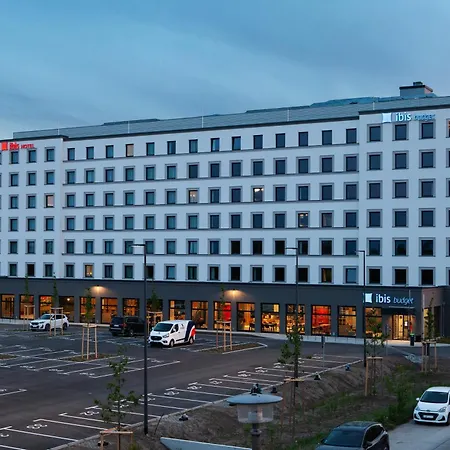 Ibis Budget Airport Hotel *