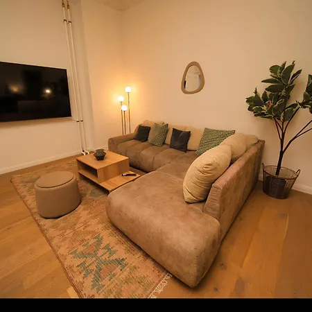 Loftly Kant99 - Zentral - 90m2 - Self Check-in - 300 Mbit Berlin