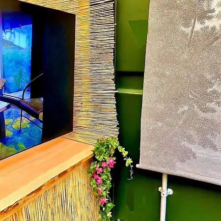 Designer Tiny House With Wraparound Sun Terrace & Garden Lounge Apartamento Berlín