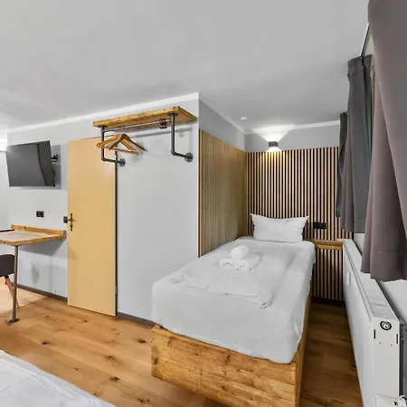 Comenius Hotel 3*