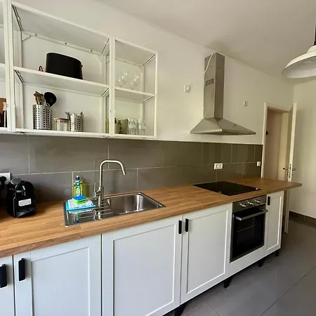 Dene Living מלון דירות