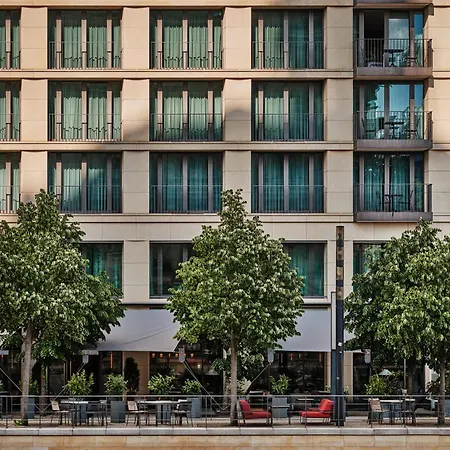 Radisson Collection Hotel, מלון