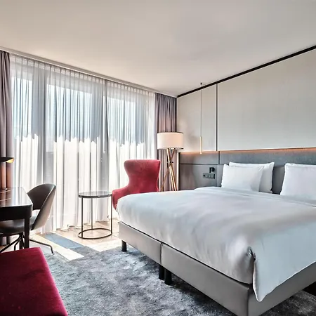 Radisson Collection Hotel, 5* ברלין