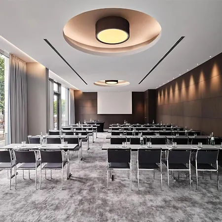 מלון Radisson Collection Hotel, 5*