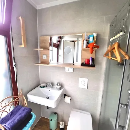 Designer Tiny House With Wraparound Sun Terrace & Garden Lounge * Berlín