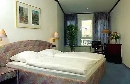 Panorama Am Kurfuerstendamm 3* ברלין