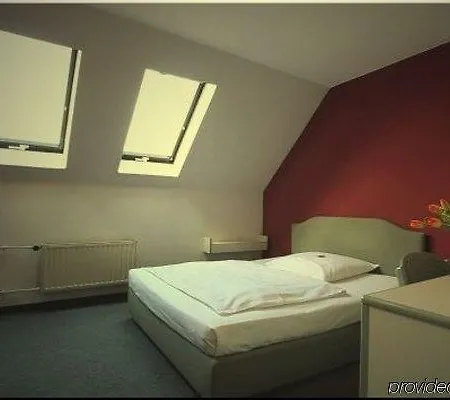 Nova Hotel 2*