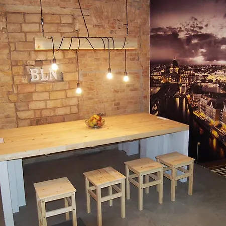 Box61 Art Concept Flat Hostel Berlin