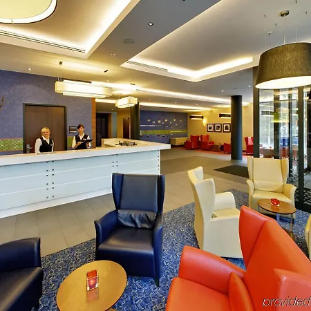 Hampton By Hilton West 3*