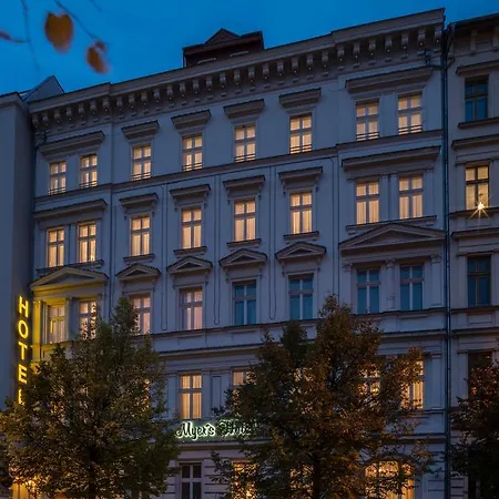 Myer's Hotel
