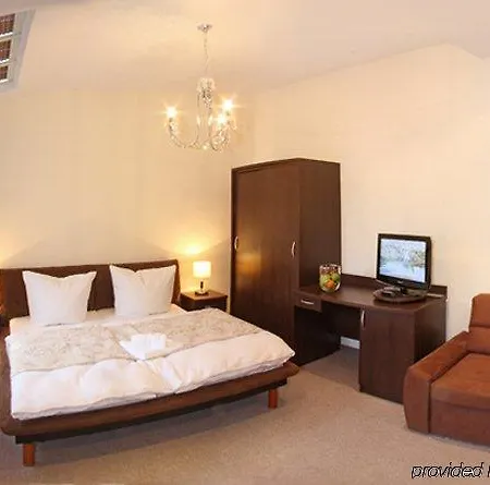 Upper Kurfuerstendamm Hotel 3*