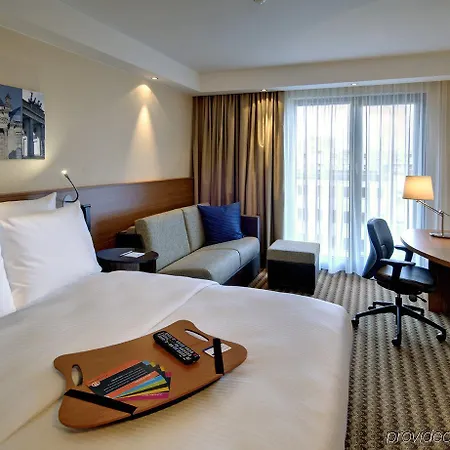 Hotel Hampton By Hilton West 3*