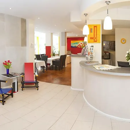 Gallery Hotel
