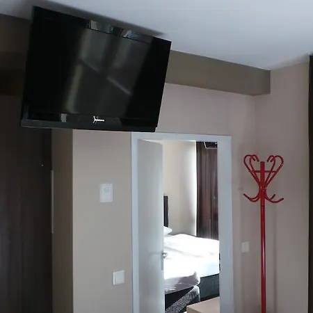 Hotel In 3*