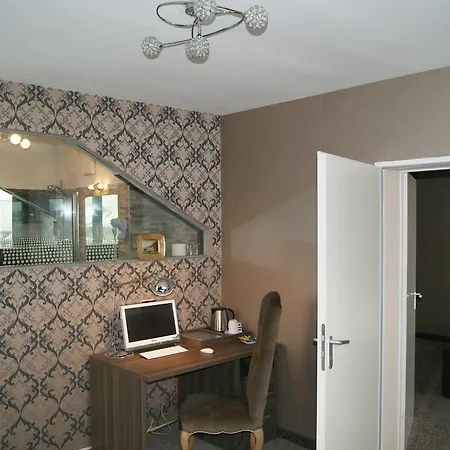 Hotel In 3*