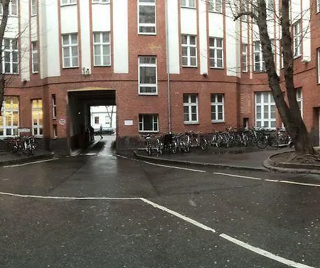 In Vandrarhem *