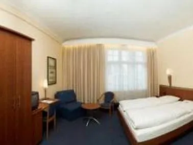 Kurfuerst Am Kurfuerstendamm Hotel 3*