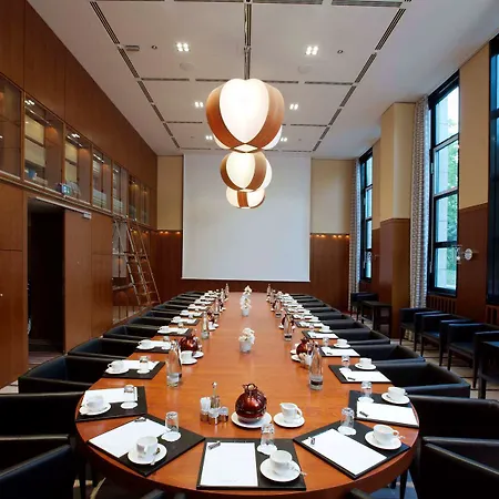 Sheraton Grand Esplanade 5*