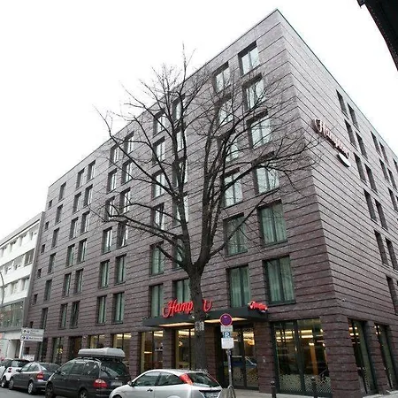 Hotel Hampton By Hilton West