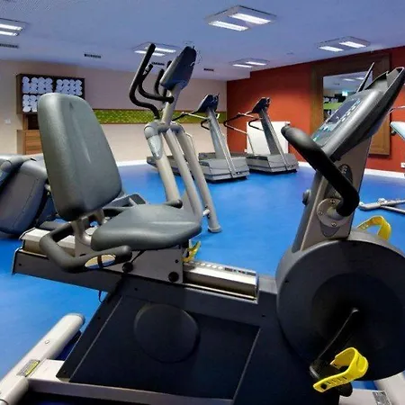Hotel Hampton By Hilton West 3*