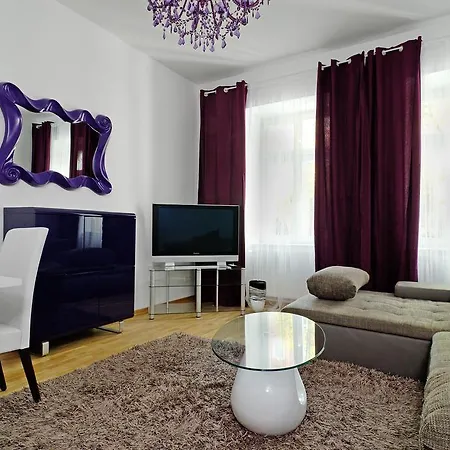 Grand Mitte Lejlighed