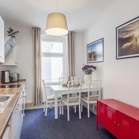 The Rheinsberger - Cosy 2br One Living Up To 6 * Berlín