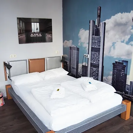 Box61 Art Concept Flat * Berlin