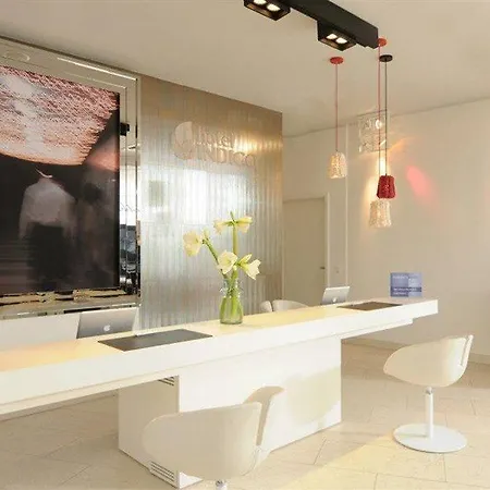 Hotel Indigo - Ku'damm By Ihg 4*