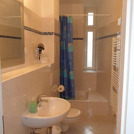 Apartment Zimmervermietung Haertig Berlin