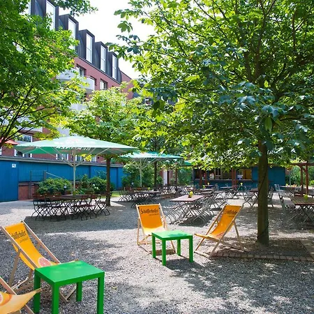 Living Weissensee Aparthotel 4*