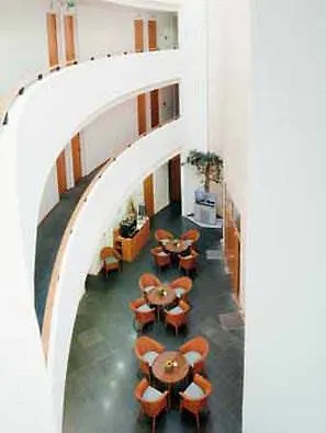 Ξενοδοχείο Am Borsigturm 4*