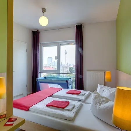 Meininger Alexanderplatz Hotel 3*