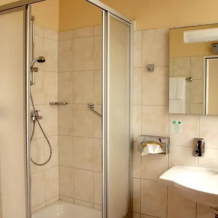 Hotel Kurfuerst Am Kurfuerstendamm 3*
