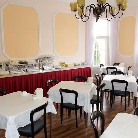 Castell Am Kurfuerstendamm מלון