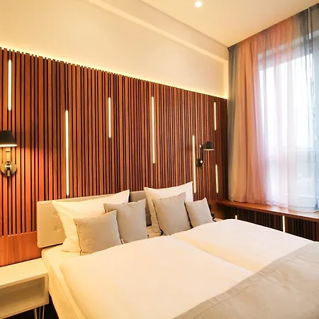 Hotel H24 Lichtenberg 3*