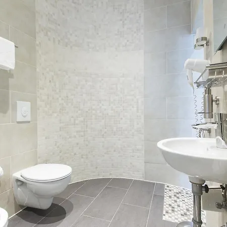 Visage Apartment *
