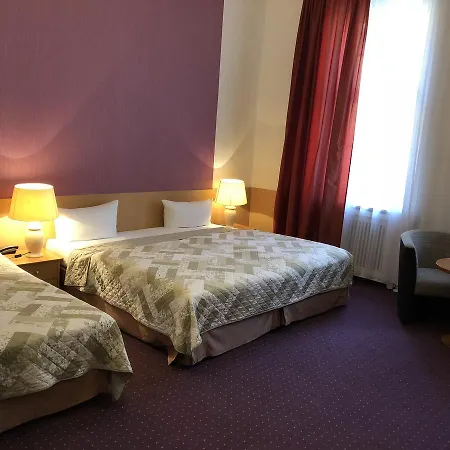 Castell Am Kurfuerstendamm 3* ברלין