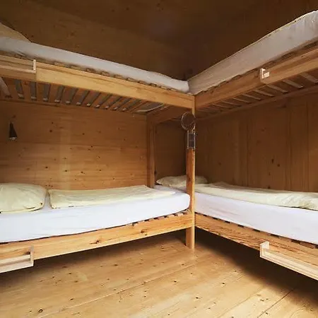 Easy Hotel