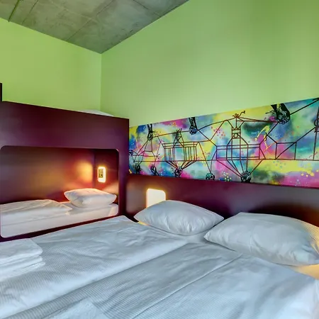 Meininger East Side Gallery Hotel 3*