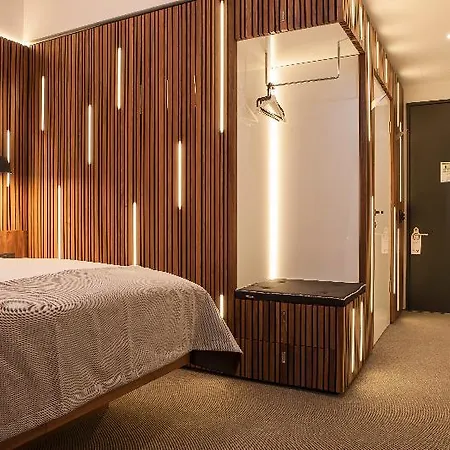 Hotel H24 Lichtenberg 3*