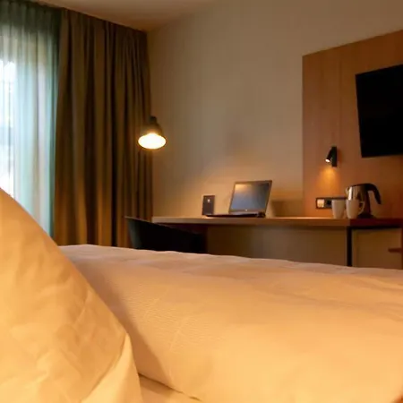 Hotel The Yard 4*
