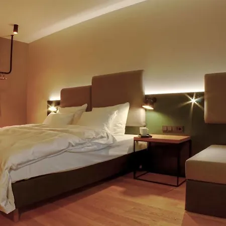 Hotel The Yard 4*