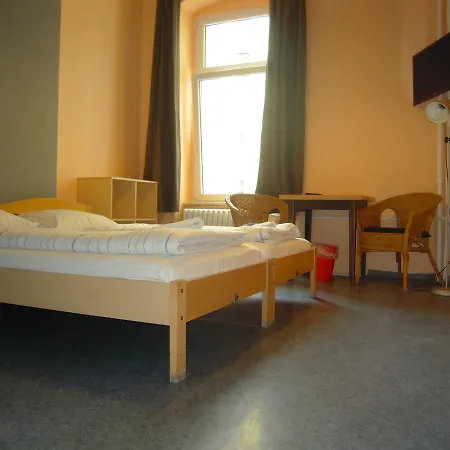Happy Go Lucky + Schoneberg Hotel Berlijn